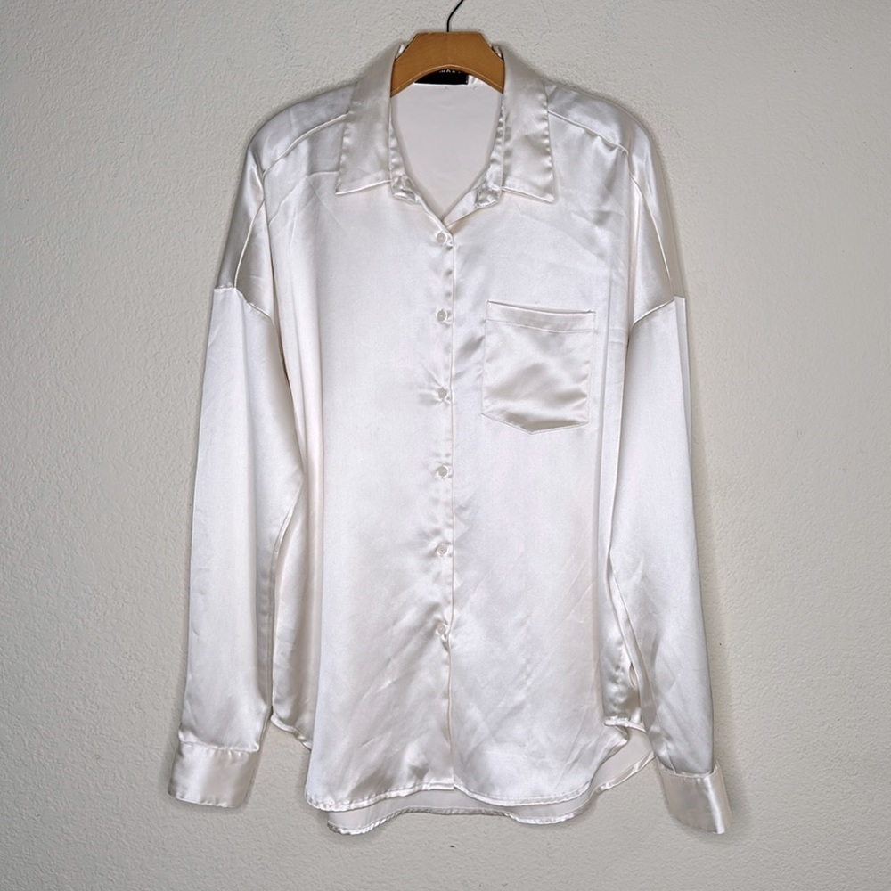 NWOT Animari (VanDeVort) Oversized Satin Top Ivory Size Medium